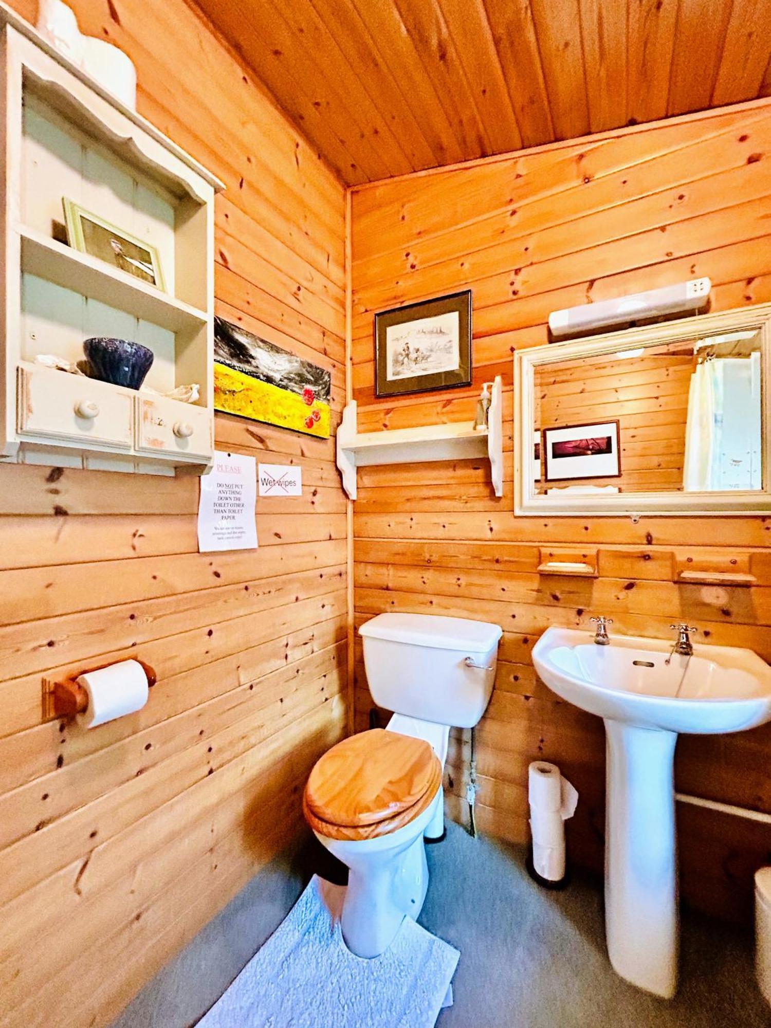 Secluded Rustic - A Digital Detox Paradise.