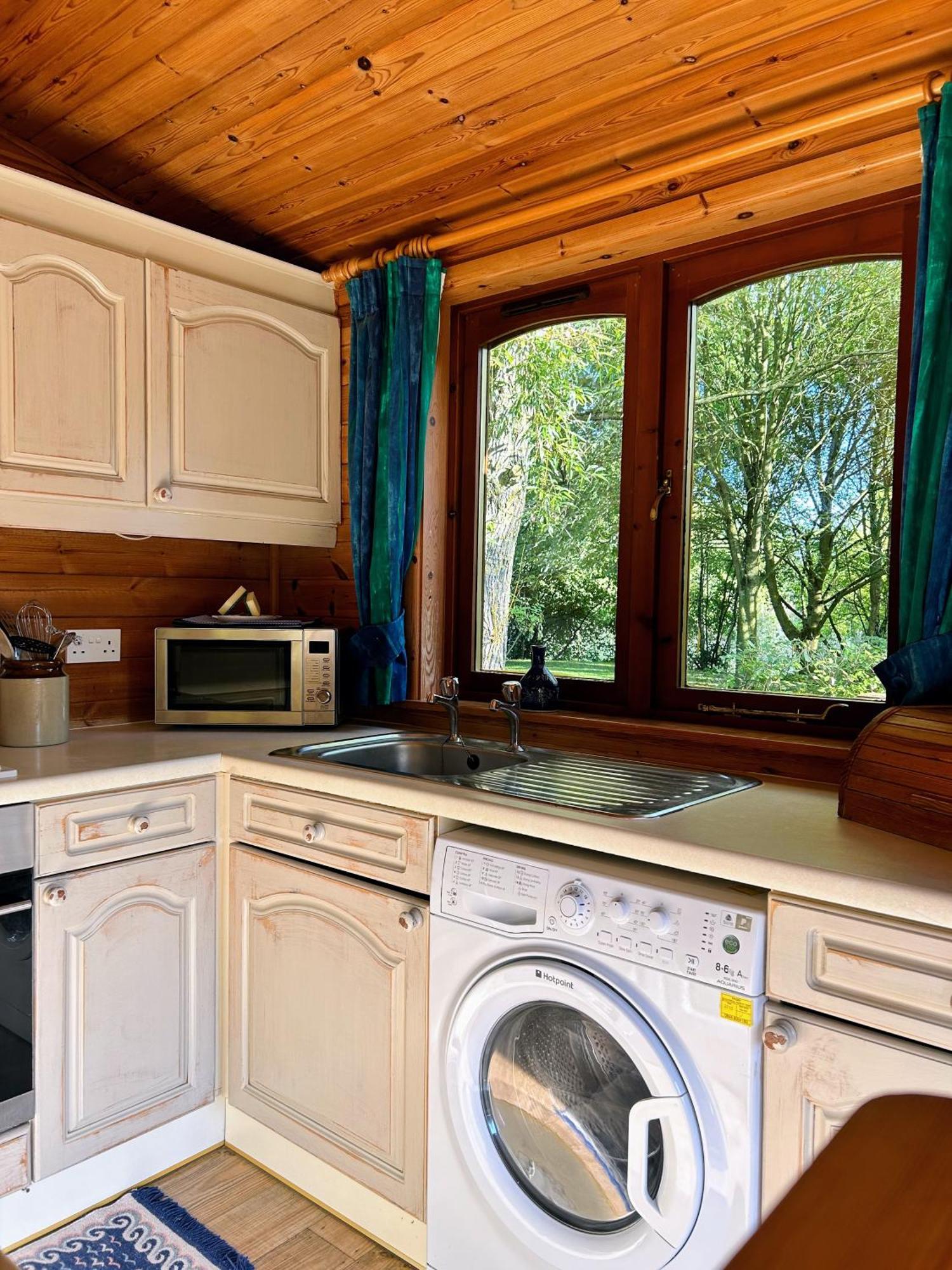 Chalet Secluded Rustic - A Digital Detox Paradise. York